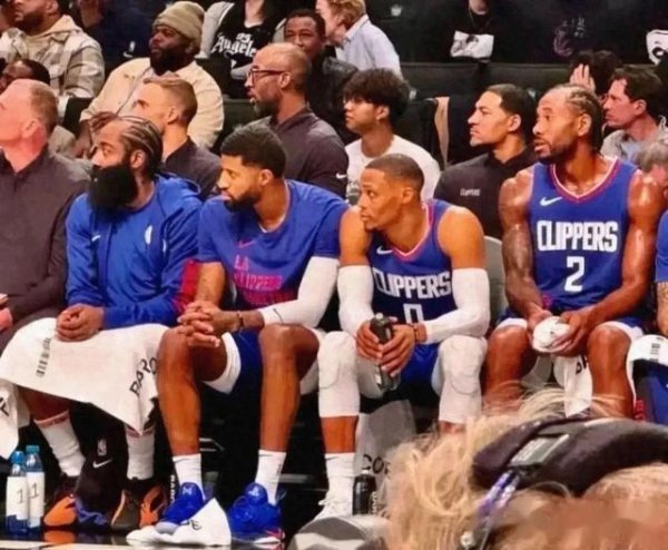 Người ta nói rằng Clippers hối tiếc khi bán Powell, nhưng bạn đã không thấy Bokobe khó chịu như thế nào sau khi KA trở lại?